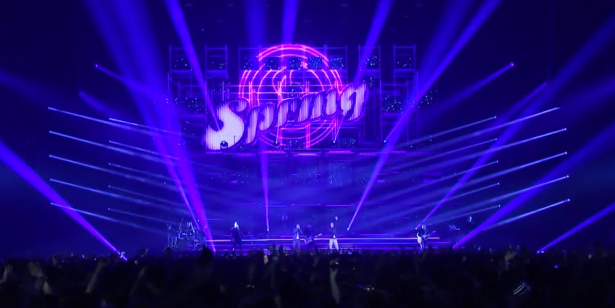 bho2590's tweet photo. Vandaag de 2de van 4 'Sportpladijs'-shows in het #Sportpaleis. Het is zalig om het publiek uit hun dak te zien gaan met de liedjes uit hun jeugd. #ketnet #studio100 https://t.co/uVJZhaj4wS
