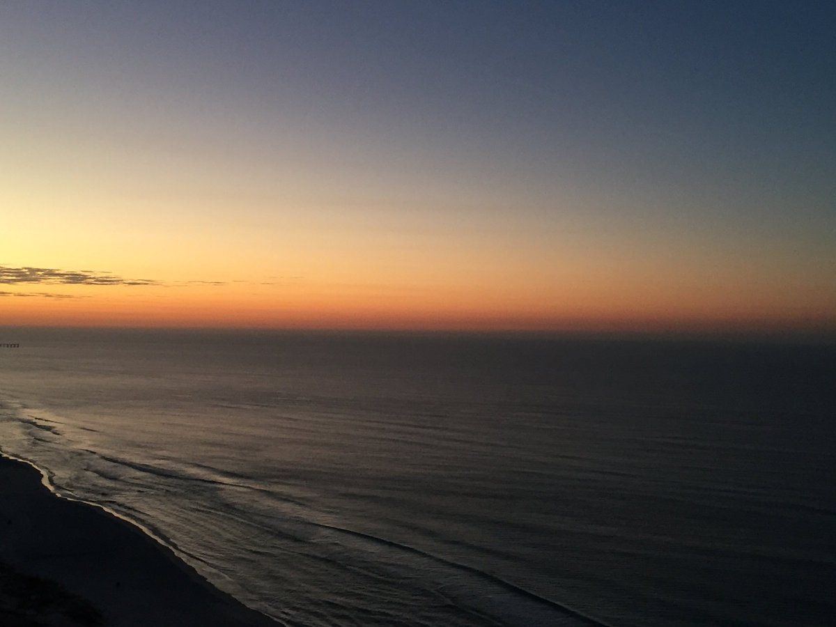 larainewarren's tweet photo. @spann Nice start to the day in PCB! https://t.co/XQaAiHNqb3