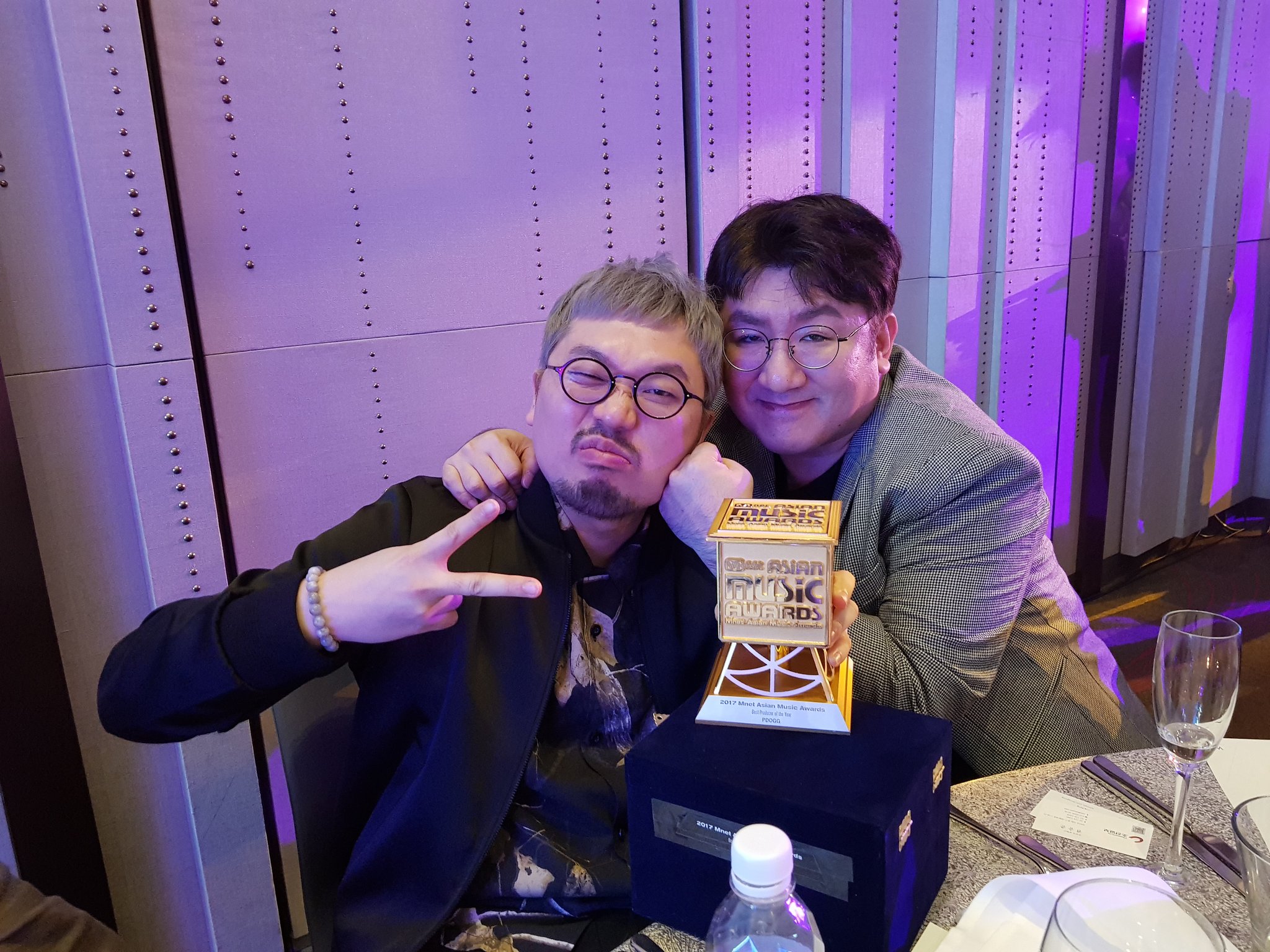 ʙᴛꜱ ɪɴᴛᴇʀɴᴀᴛɪᴏɴᴀʟ on Twitter "Pdogg got an award for Best