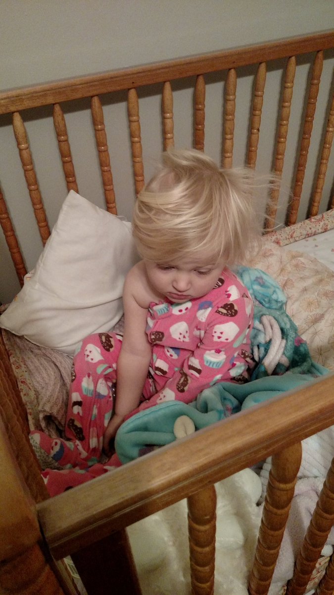 _kaiiitShaaank's tweet photo. When you wakeup and realize it's Thursday and you have to wait a whole day until Friday morning dance party. @mrBobbyBones 😂💔 https://t.co/kyrWvMLVfo