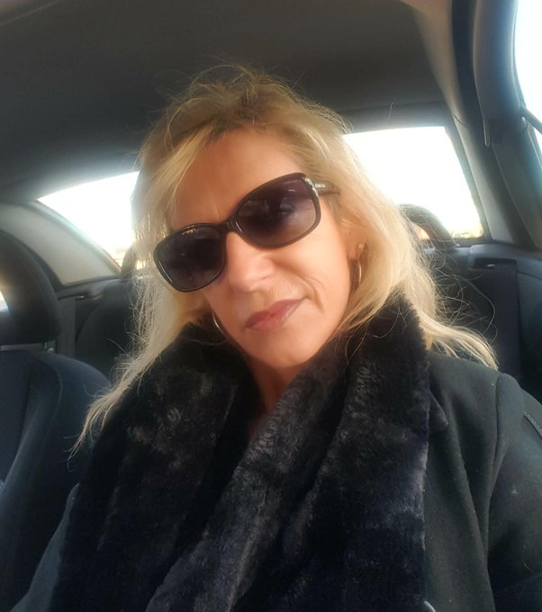 Belle journ&eacute;e &agrave; tous !!!! 😉😘😘 https://t.co/3yYSbbZsj3