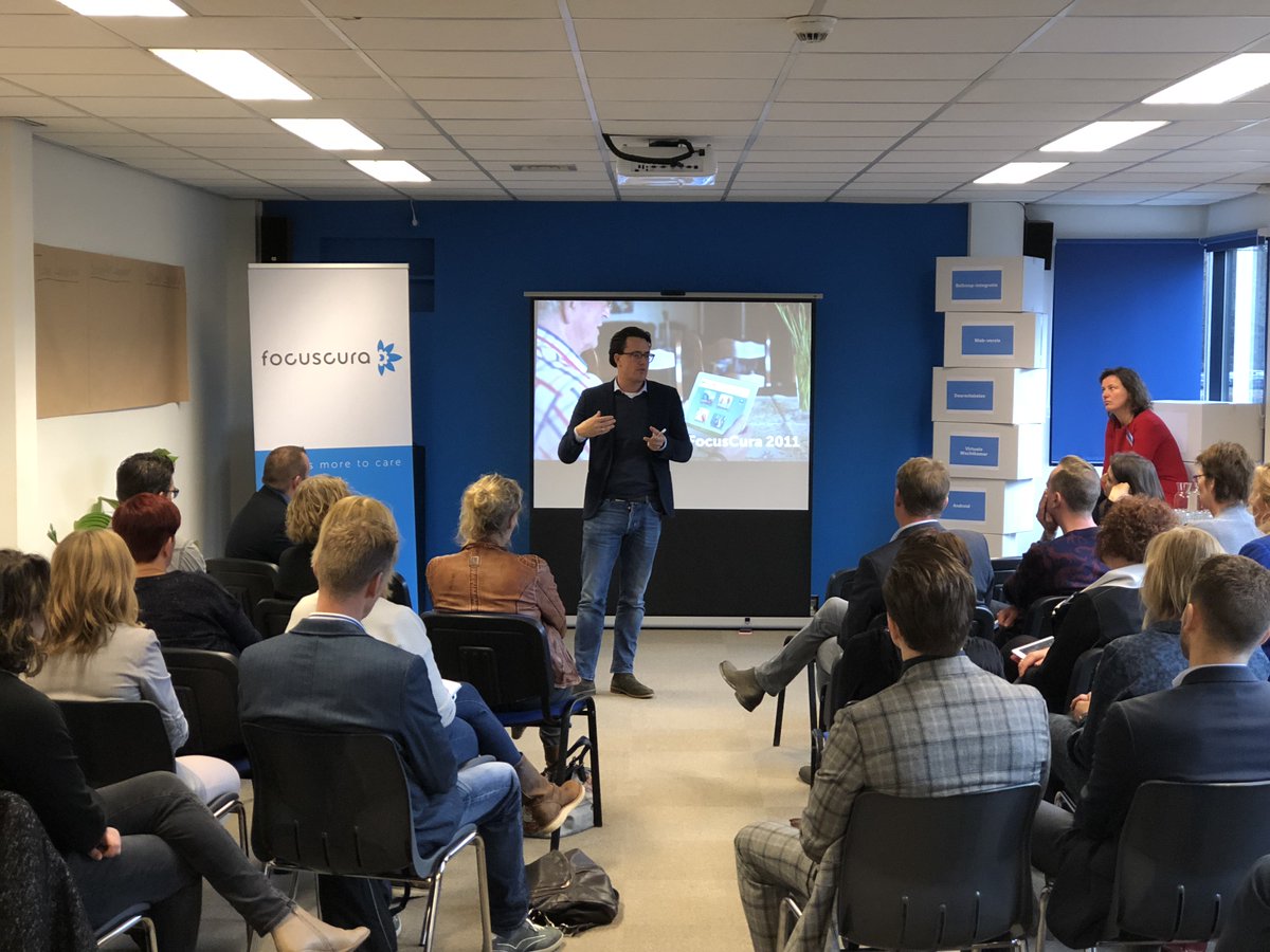 focuscura's tweet photo. Interactief en inspirerend! 25 zorginnovators van verschillende zorgorganisaties deelden vandaag hun kennis en ervaring tijdens de #cContact sharing session ‘Behind the screens’, aan elkaar én aan ons. Een middag waarin we samen contact met de zorg gemakkelijk maakten. #FCsharing https://t.co/RXoHFXRPvu