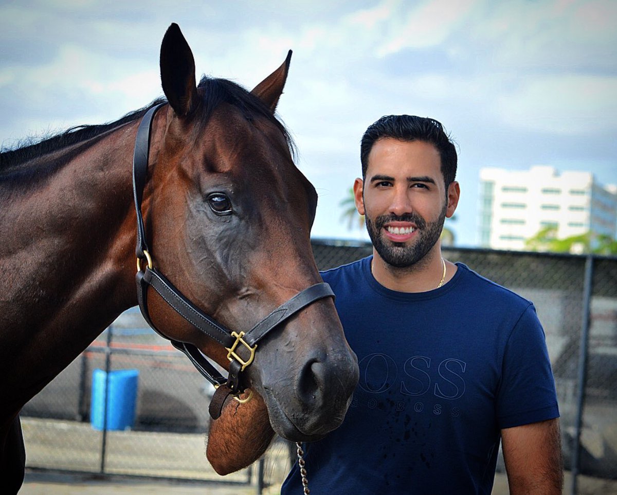 Feliz Jueves Amigos Hipicos💥 esta mañana estuvimos con •Force Mau• y su entrenador Jose Francisco D’angelo🐎 Este ejemplar invicto estará representando a Venezuela🇻🇪 en la Copa Velocidad del Caribe🏆 en las manos del Astro Javier Castellano👊🏻<a href="/JFDAngelo/">Jose F D'Angelo</a> <a href="/jjcjockey/">Javier Castellano</a>