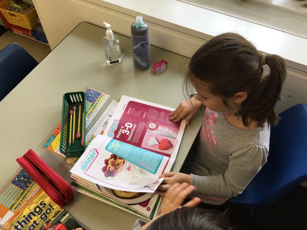 MsWarrensClass's tweet photo. Today we looked at informational texts as writers. What techniques can we try in our own writing? @PPSPanda #ppsvt https://t.co/lLKtCvPNgp