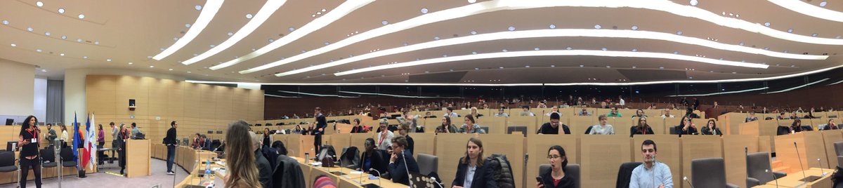 nicocre's tweet photo. Hémicycle plein. C’est parti ! #MedialabESJ #finale #jury @ESJLille https://t.co/dihbhGtsku