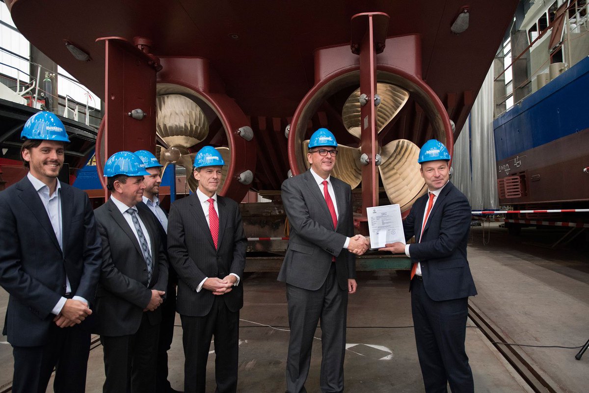HavenRotterdam's tweet photo. WAAMpeller, ’s werelds eerste gecertificeerde #3D geprinte scheepsschroef is vandaag gepresenteerd @damen Shipyards https://t.co/uOkh42NdKH #RAMLAB #3Dprinting https://t.co/7g7kXjwiy5