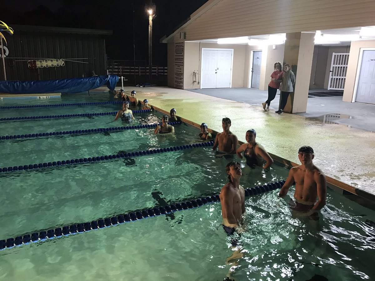 CharlesCrosby12's tweet photo. JDH Swimming getting it done with night practice. #JDCSSWIM #JDCSPRIDE https://t.co/BQEOW2Tzya