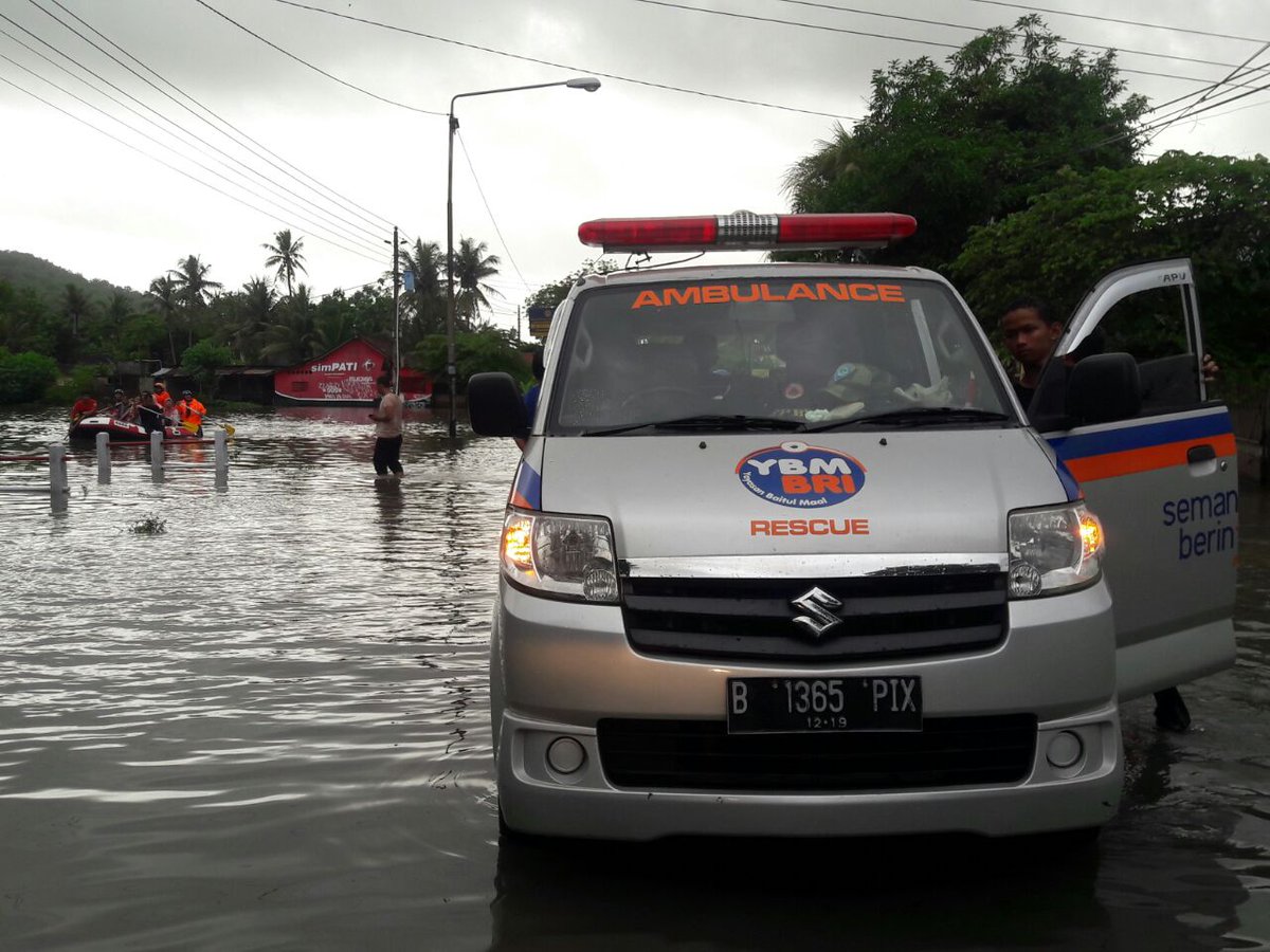 Tim <a href="/ybmbri/">YBM-BRI</a>  membantu evakuasi warga korban banjir di Bantul Yogyakarta
#SemangatBerindonesia 
#ManfaatBerkelanjutan