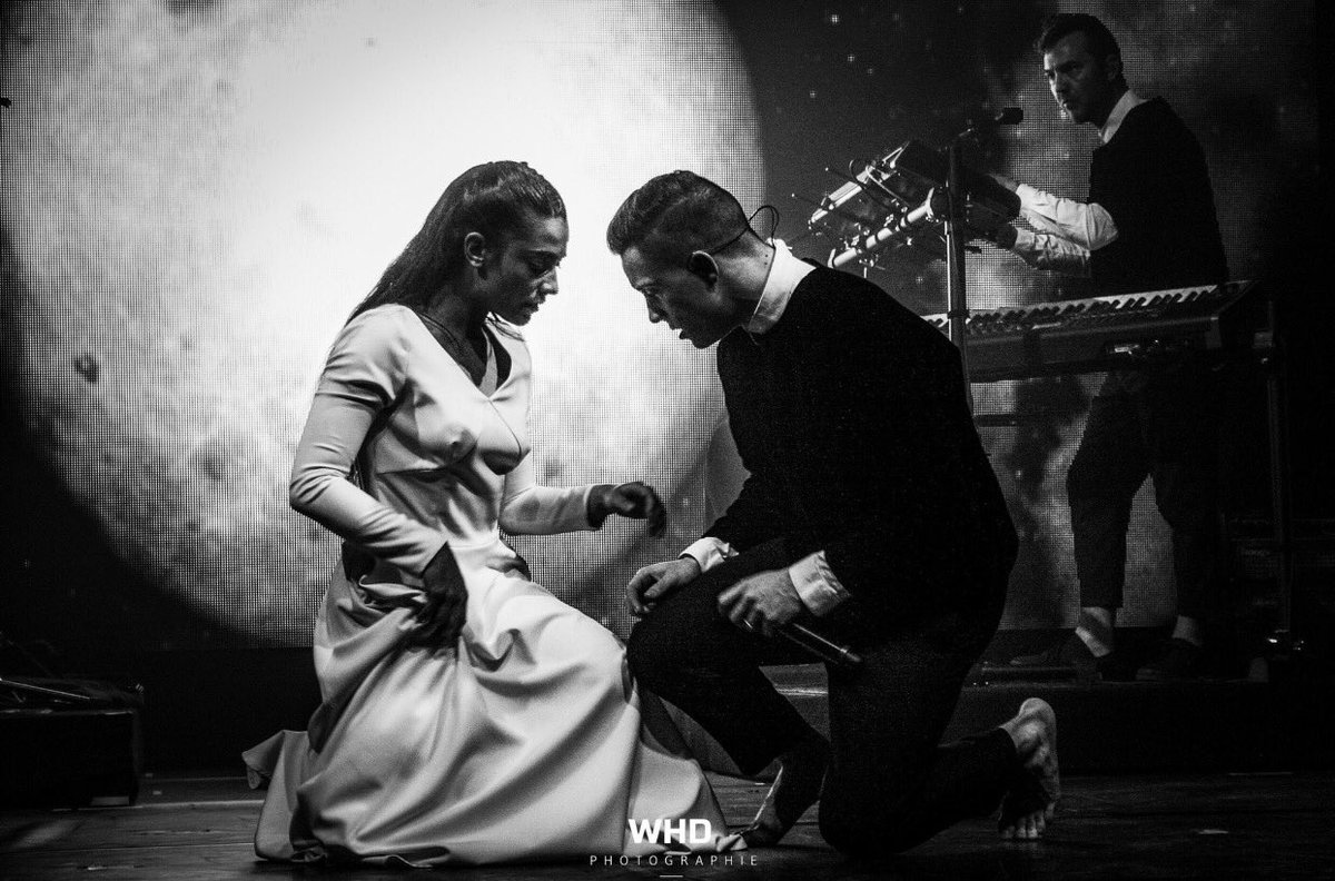 L0oiic's tweet photo. Le SELFOCRACY TOUR s'arrête à Bordeaux ce soir ✨!  Prêts ?#Wolves #SelfocracyTour #France #BeautyAndTheBeast https://t.co/tRKESl7pyx