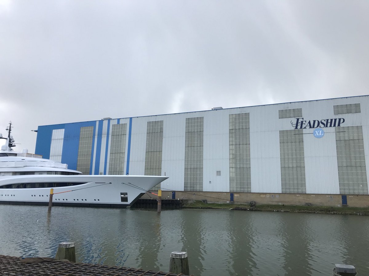bawet's tweet photo. Indrukwekkend @Feadship #doedag @ZWFOnStage https://t.co/KghmElYr5M