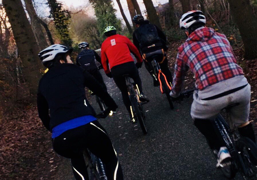 VetDigitalnl's tweet photo. Team Vet heeft op de mountainbike de Mookerheide verkent, en nu? #hongerig
Even op adem komen.. en weer door met de #helweek https://t.co/lNeHWdNRPb