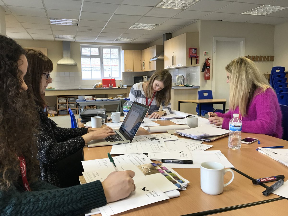 Primageographer's tweet photo. Writing up our ideas re #DeepStructures - how to help children embed #criticalthinking? What do we do as teachers? What do ch do? @The_GA https://t.co/YtaZzPWlnq