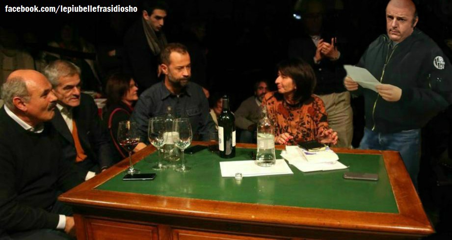 lefrasidiosho's tweet photo. #Renzi irrompe alla presentazione del libro di #FabioVolo. #skinheads https://t.co/F41kQnOxyj
