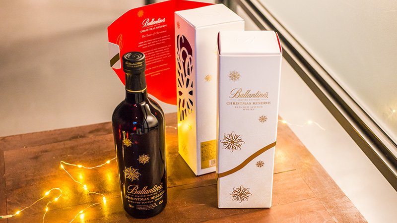 Suntory サントリー 特別な バランタイン バランタイン クリスマスリザーブ 数量限定新発売 雪 結晶 聖夜をイメージしてブレンドした特別なウイスキー 大人のクリスマスプレゼントにもオススメです Suntory サントリー 特別な バランタイン バランタイン クリスマスリザーブ 数量限定新発売 雪 結晶 聖夜をイメージしてブレンドした特別なウイスキー 大人のクリスマスプレゼントにもオススメです