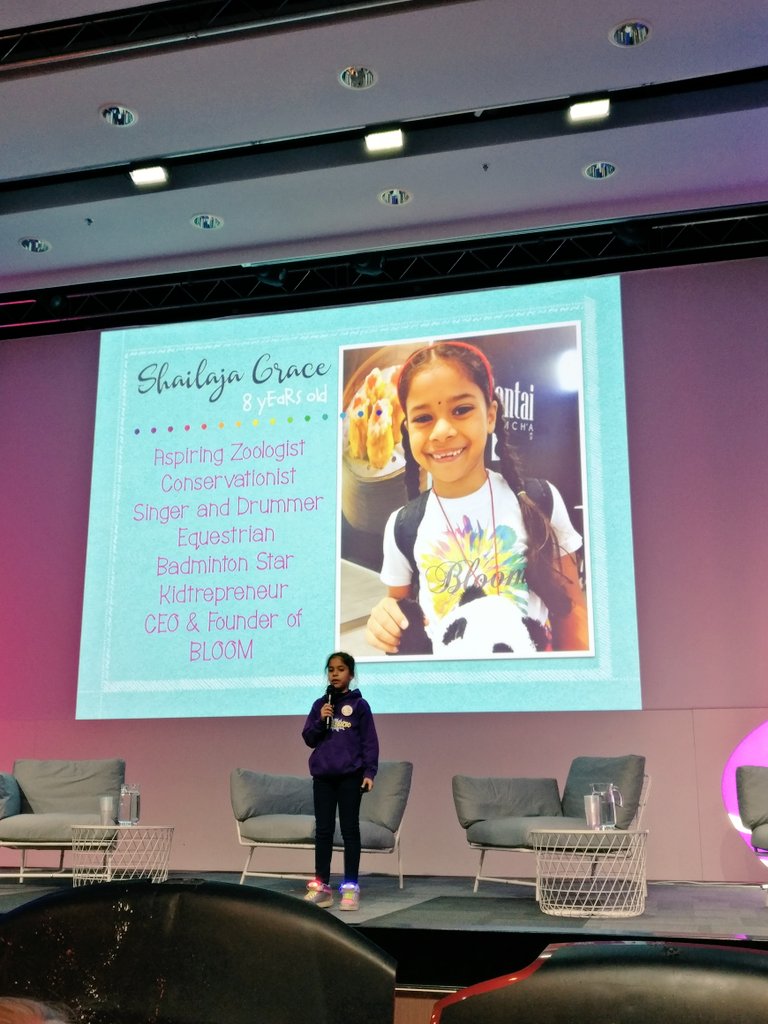 LeneLive's tweet photo. What a star...seriously! #8yearoldCEO #Slush17 #toothlessCEO #BLOOMTea https://t.co/rNzyPrUWWI