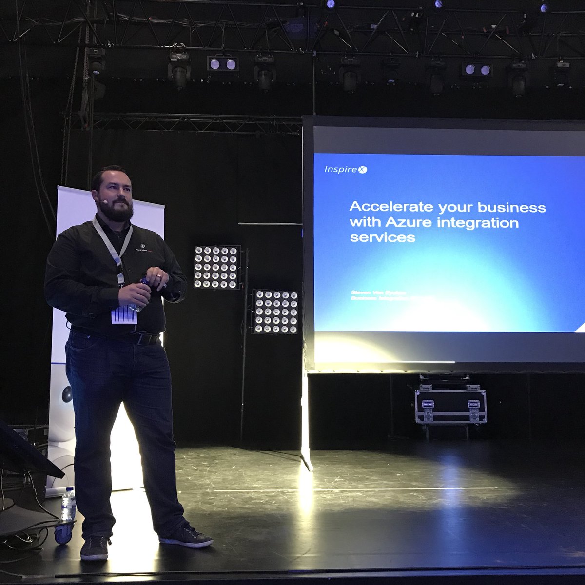 SpTomDB's tweet photo. Yet another great session brought by @vaneyckens at #InspireX2017 👊 https://t.co/ZmCE2MMumz