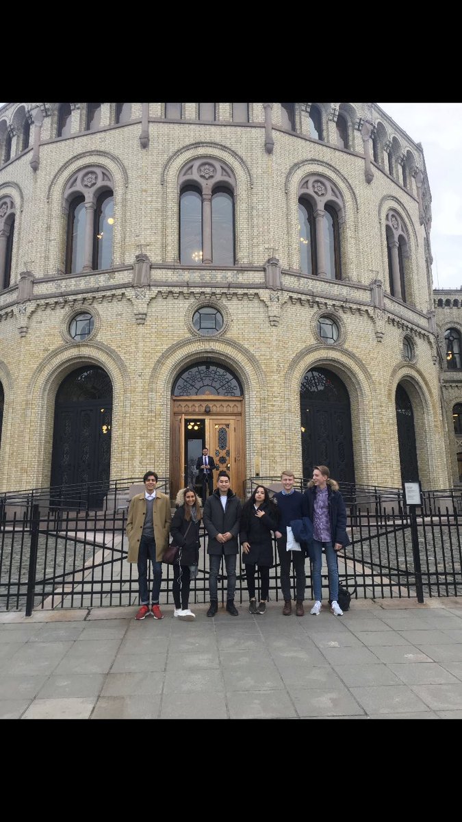 TaibehA's tweet photo. Ouside of The Norwegian Parliament #TellNorway #abbasistays #AmnestyInternational https://t.co/6SKXBBxBso