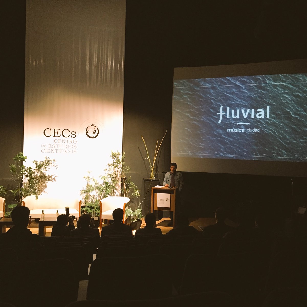 sonosapiens's tweet photo. El Presidente de @IMICHILE Oliver Knust “queremos posicionar la música de Chile a través de esta ventana valdiviana” #FLUVIAL2017 https://t.co/mrP6PrkRr3