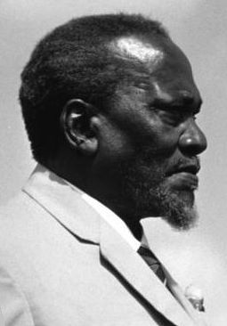DUCCAHistory's tweet photo. A new blog post is now online! Our very own Justin Willis writes with @GabrielleLynch6 on enduring dynamics in Kenyan electoral politics: 

https://t.co/MoJ3VnJslY https://t.co/zNrraq086o