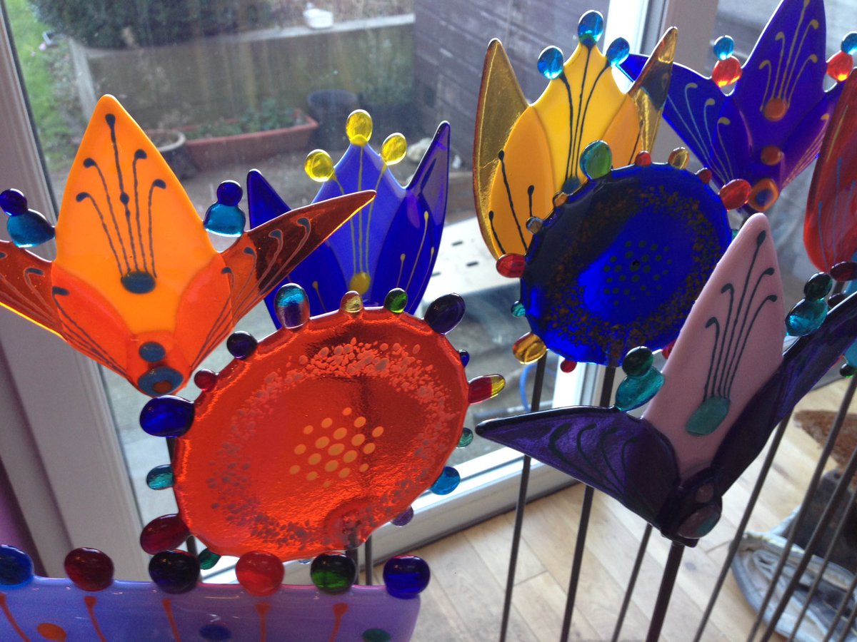 I will have plenty of my #fusedglass #flowers at <a href="/KelhamIsland/">Kelham Island Museum</a> Christmas market this weekend #sheffieldissuper #craftfair #christmasshopping #shoplocal
