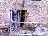 BoisOrcan's tweet photo. ACTUALITE / RESTAURATION
Basse cour : restauration de la porte de la salle basse des dépendances.
Dépose et repose du jambage de la porte. Entreprise JOUBREL.
Crédit photos 2 à 4 : Christian Beasse
#architecture #medieval #Moyenage #restauration #MonumentsHistorique #Bretagne#MH https://t.co/s9U7We5qzZ
