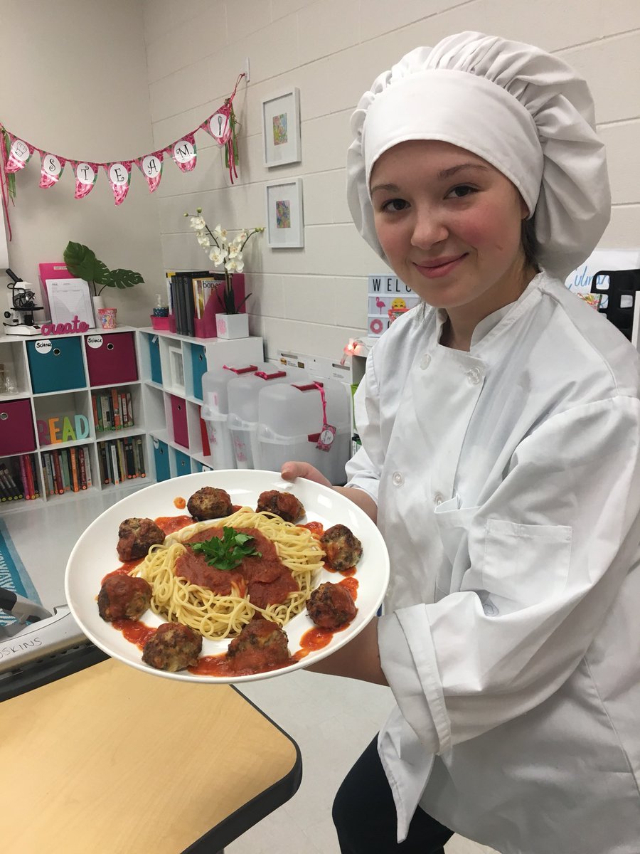 apexculinary's tweet photo. spaghetti and turkey meatballs 🍝 #equipmentunit #introtoculinary #healthychefs https://t.co/AmLvxQ69SX