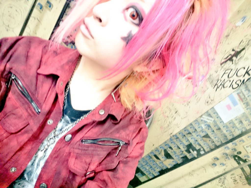 Im_my_Rule's tweet photo. 心斎橋soma
「妖華乱慢」でした(･ωＶ) #ruleitone 

懐かしかったなあ
somaも、春雪さんも。
soma＝春雪さん、やったもんなあ。

ただ、ひとつ。
出番終わってさっさと帰ればよかった。
頓服切れてしんどい(°_Ｖ) https://t.co/AO4Thytp74
