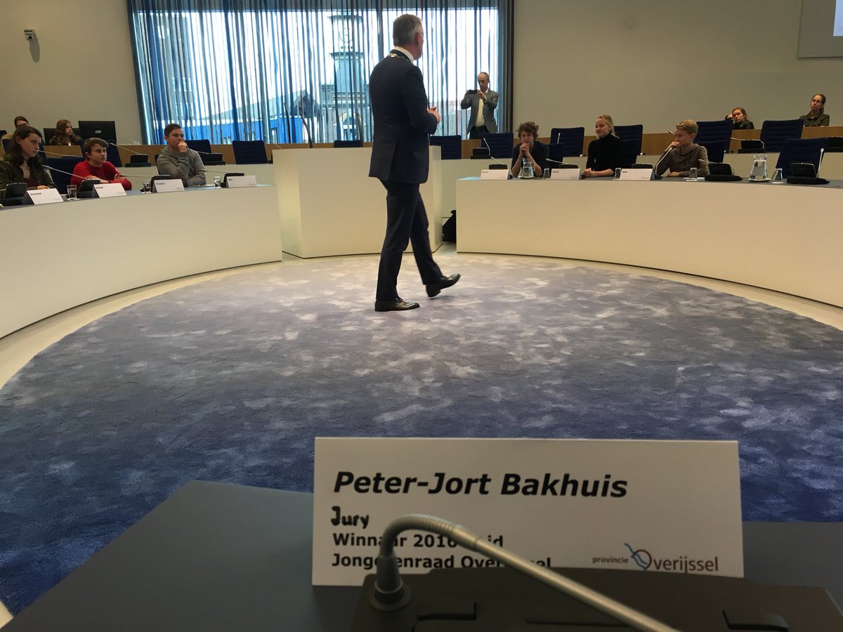 Jureren bij de Overijsselse Debat Award Almelo samen met <a href="/berthummels/">bert hümmels LA</a> en Marike van Doorn, op de foto burgemeester <a href="/arjengerritsen/">Arjen Gerritsen</a>