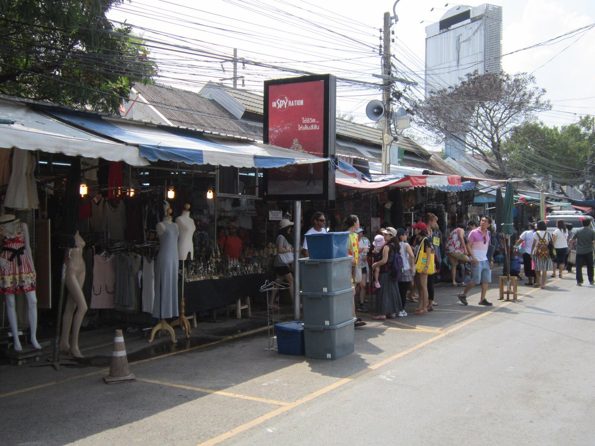 chatuchakbkk's tweet photo. Christmas and New year opening times at #chatuchakmarket are available here: https://t.co/IIvwKPlQao https://t.co/cMflYDqsMF