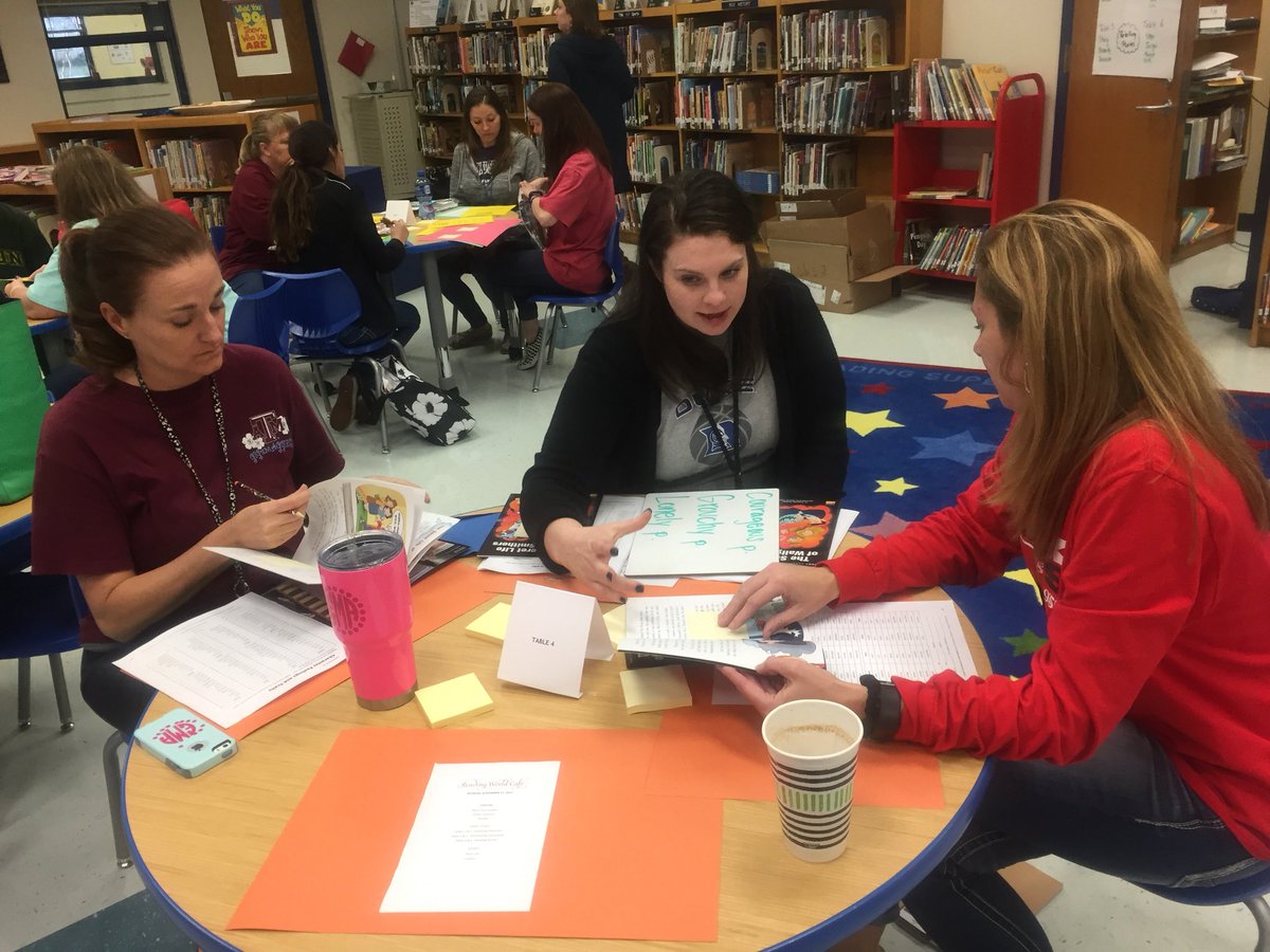 KerriSands's tweet photo. Teachers teaching colleagues! #preparingFor BISDfuturegrads @RERockets https://t.co/SjVGY1iBvM