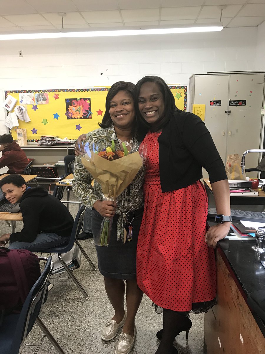 IcePrinzess0728's tweet photo. Congratulations to the 2017-18 W E Waters Teacher of the Year, Social Studies  own Ms. Kim Johnson ! https://t.co/SibUYJY17L