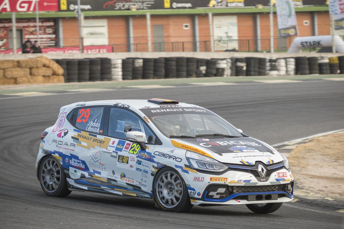 FuranchoRacing's tweet photo. Los Bouza celebran el Campeonato de España de la categoría R3 en Madrid... https://t.co/nKj4LnY3Dj @trsracingteam https://t.co/qAtnSJnJHP