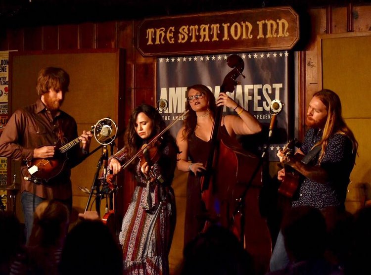 RiverDunesNC's tweet photo. "One of the most promising bands on the #bluegrass scene" - @CMT #CMTEdge. See @barefootmovemnt, Dec 14: https://t.co/QGi5ebR1Ad #OrientalNC https://t.co/Vxu6hykhjc