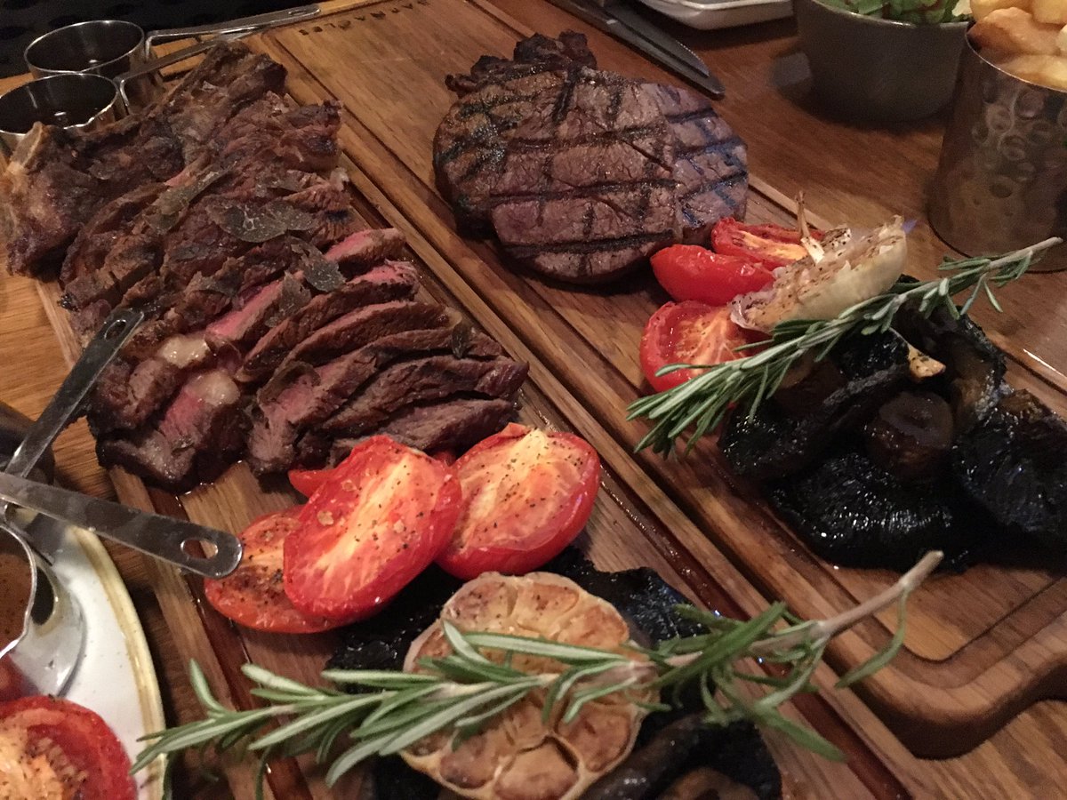 LewisKelsey2's tweet photo. Amazing meal last night @barnaclesA5 steak night great to see some fantastic grass fed dry aged cuts on offer @AubreyAllen https://t.co/Z3W9VTU2i3