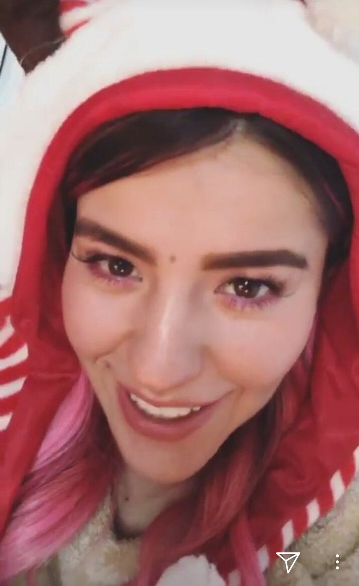 UpdatesLesslie's tweet image. "Que bella es la Navidad"😂
🎄🌠 @PPTeamLesslie 
#NavidadPolinesia
#Lesslie
#Polinesios 
#navidad