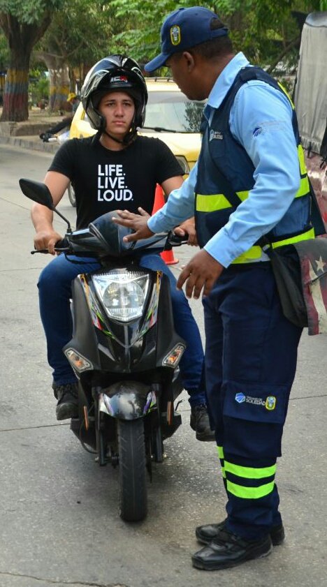 SoledadTransito's tweet photo. Seguimos haciendo control por día sin moto en Soledad, establecido por el decreto 288 de 2017. https://t.co/3a2qxpFBlX