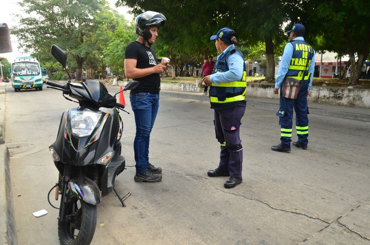 SoledadTransito's tweet photo. Seguimos haciendo control por día sin moto en Soledad, establecido por el decreto 288 de 2017. https://t.co/3a2qxpFBlX