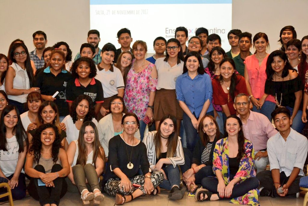 MEducacionSalta's tweet photo. Jornada intensa vivida con los profesionales de @EnsenaxArg. Compartiendo algunos de los aprendizajes y propuestas que se desarrollaron en el ciclo escolar 2017 https://t.co/8yvFFiLvaE