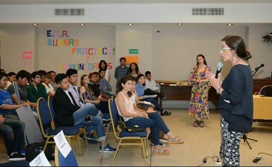MEducacionSalta's tweet photo. Jornada intensa vivida con los profesionales de @EnsenaxArg. Compartiendo algunos de los aprendizajes y propuestas que se desarrollaron en el ciclo escolar 2017 https://t.co/8yvFFiLvaE