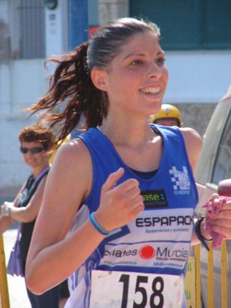 #ATLETISMO. La ultrafondista gallega Cristina González (<a href="/ultraCrisGG/">Cristina Gonzalez</a>) vuelve a competir con la #ADEliocroca. Ha sido campeona de España de 100km en 4 ocasiones, y en la actualidad cuenta con la mejor marca española de los 100km, la mejor marca de 24 horas y la de los 6 días.