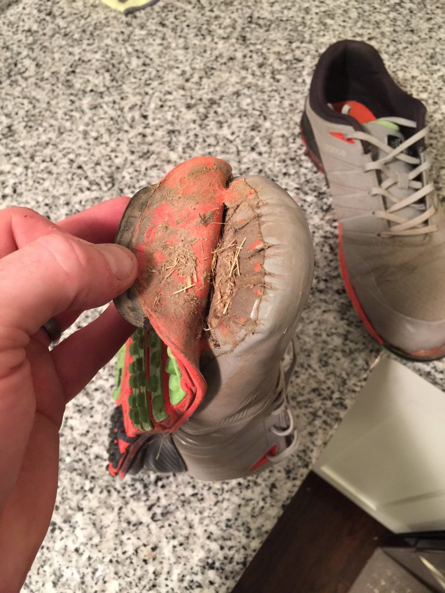 ayjama's tweet photo. @newbalance we are breaking up forever. I have never spent so much money on the cheapest pair of shoes on the planet. Shame on you https://t.co/NwctFmVAaU