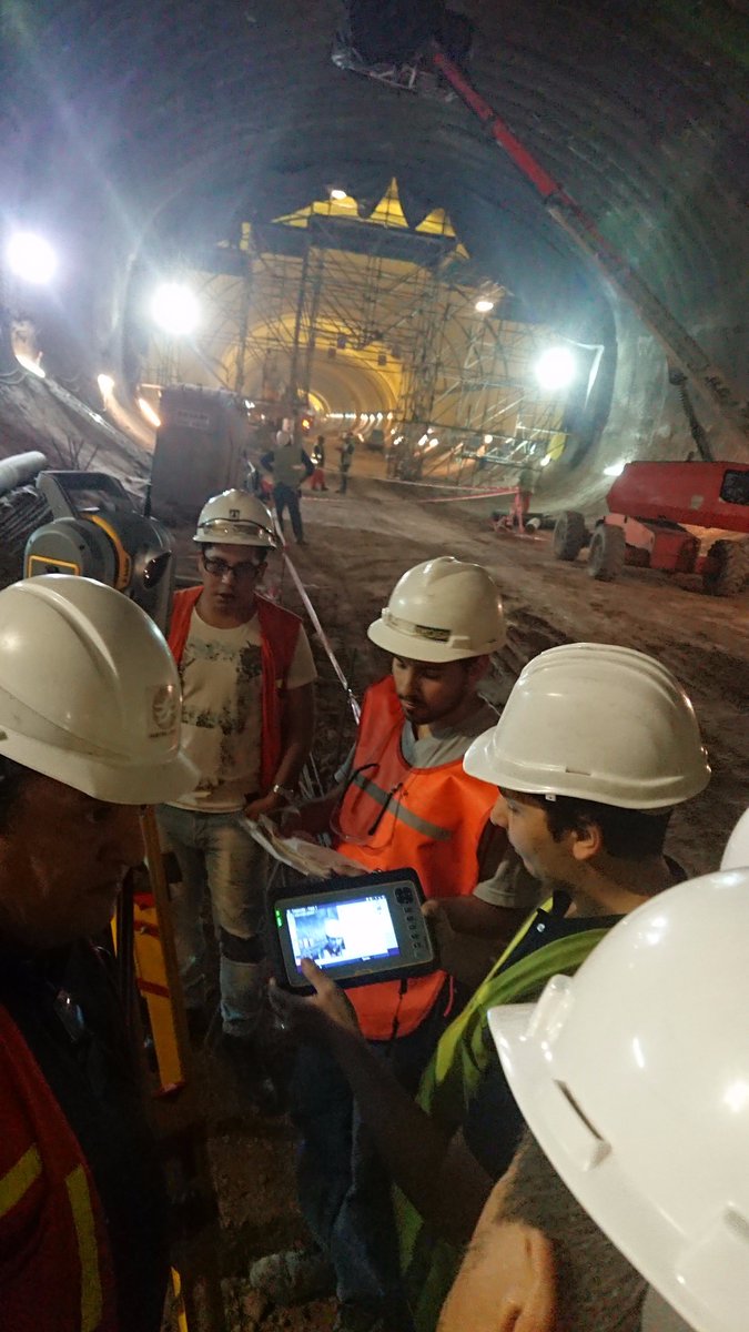 runcosa's tweet photo. Trabajando con nuestros amigos de Subterráneos de Bs As - Línea H 
#Demo #sx10 #Trimble #Geoespacial #Runco #Ingenieria @TrimbleNews https://t.co/HGdzBOIfyP