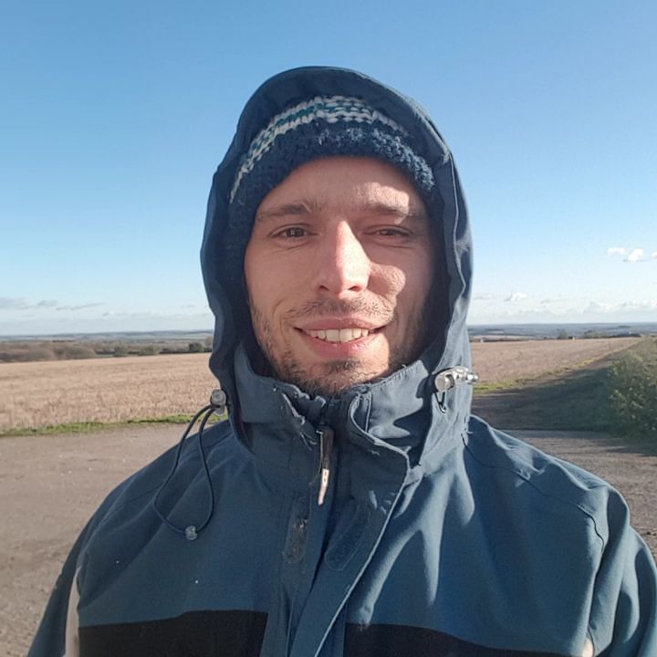dreamchase2015's tweet photo. Help from the #northpole! #caravanconversion #PopupKitchenInTheMaking https://t.co/WR0bL0Bdae