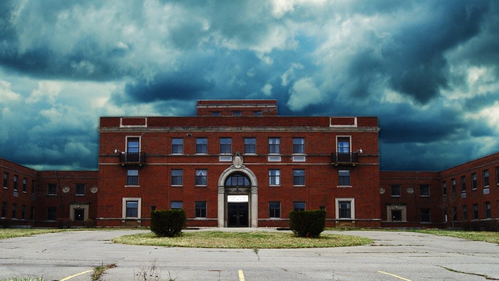 RIPInvestigator's tweet photo. Hillview Manor proves to be the haunted real deal, as even our camera guys get touched and hear disembodied voices at this former poor house in Pennsylvania. #RIPFiles #ripinvestigators  TUNE IN TODAY @reallychannel https://t.co/HONTkIpObL