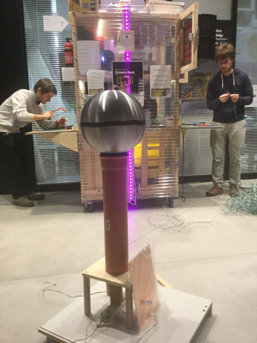 octanis_asso's tweet photo. This Van der Graaf generators can make your hair stand on end . . . . . . because of electrostatics!
Visit us and see what do we use it for! #Octanis #OpenNights
#EPFL #Experiments #Science #physics #accelerator #highvoltage https://t.co/59KYDoxFVJ