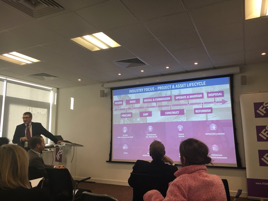 ScriptandGo_Ltd's tweet photo. Kenny Ingram @IFSUK shows the value of serving the whole #constructionlifecycle #COMITDAY https://t.co/m8pu2DC1iB