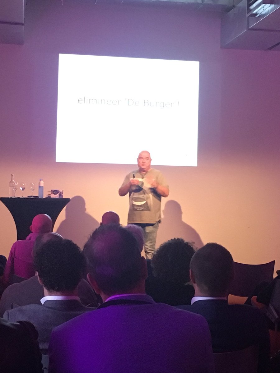 @ferencvandamme op ‘Houd de lijn open!’ <a href="/KINGgemeenten/">KING gemeenten</a> ‘Elimineer de burger!’ Fantastisch verhaal met humor en beide benen op de grond #HDLO2017