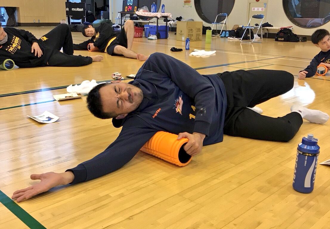 gunmacrane3ders's tweet photo. ラスト #藤原隆充 選手～はこの表情🙃🖖笑

全員でしっかりケアをしてアウェイ戦での勝ち星をもぎ取りましょう🌟🌟

#群馬クレインサンダーズ
#Bリーグ
#Bleague
#MuellerJapan
#GridFoamRoller
#TRIGERPOINT https://t.co/gzqOkej7Xu