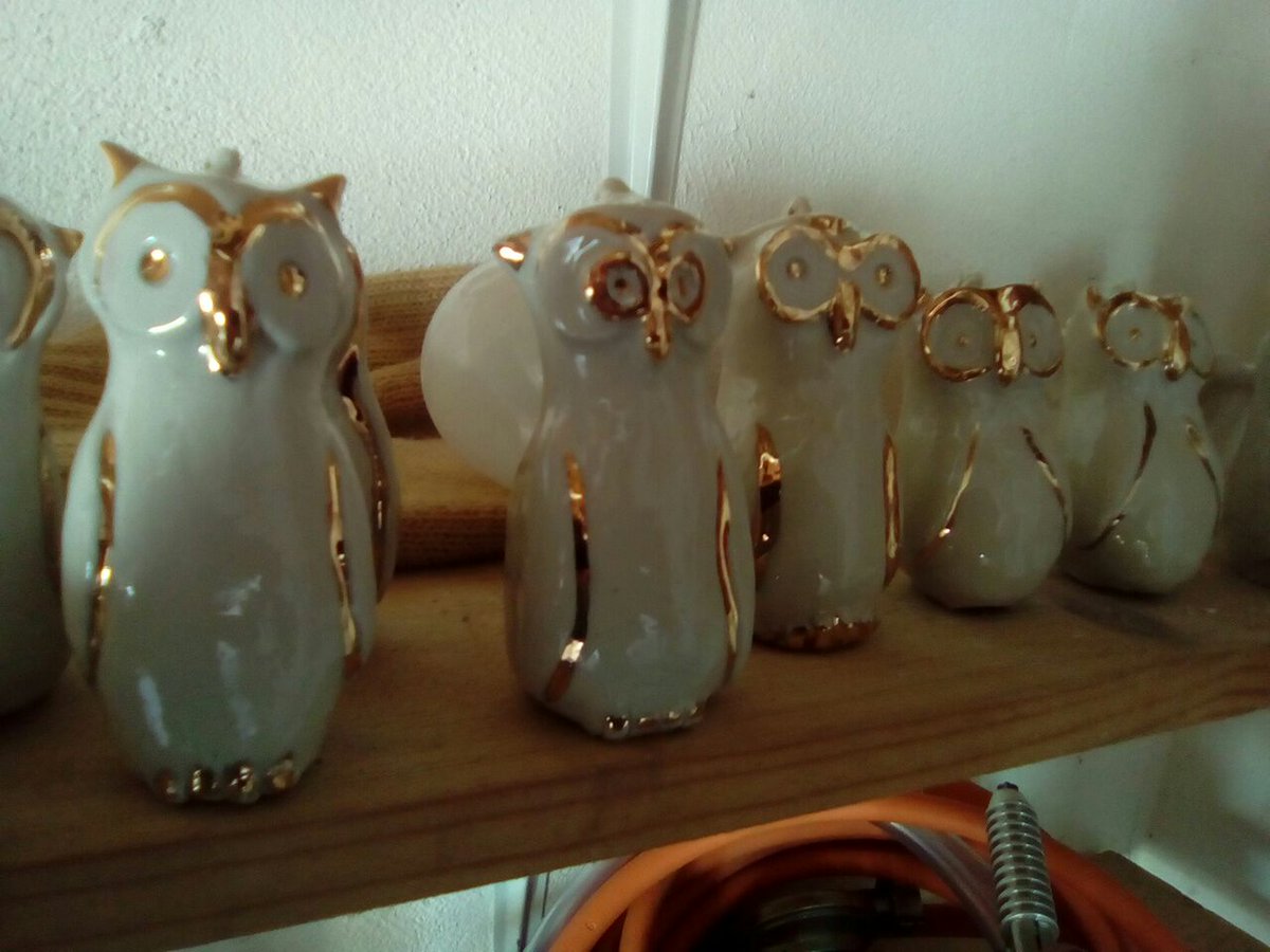 Local artist Michelle De Villiers from Doolin Ceramics uses coloured porcelain to express her view of nature in the natural patterns of her surroundings. See her jugs, bowls, platters and stunning 3D Christmas decorations at the Kinvara Christmas Market.