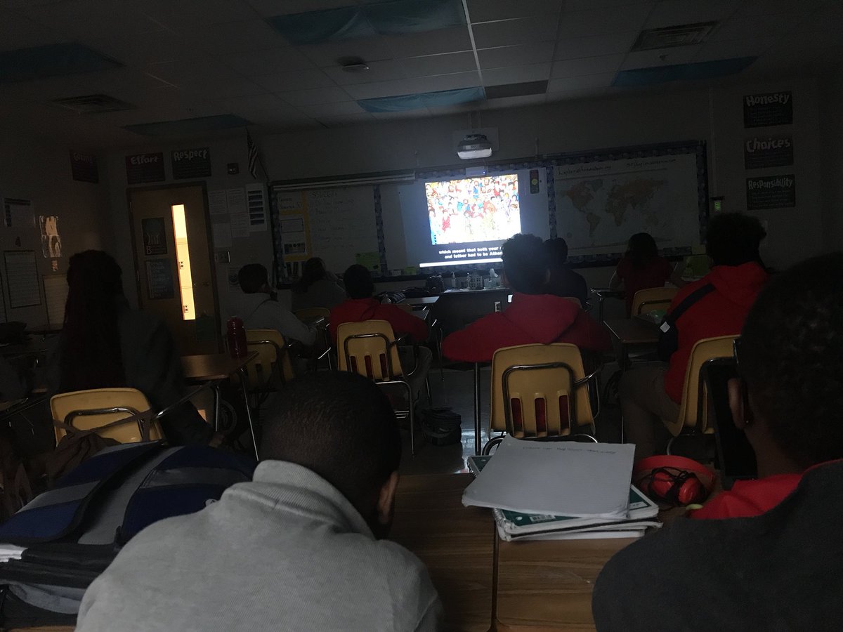 MrKaplanJK's tweet photo. Watching @brainpop to help students compare and contrast the difference between presidential and parliamentary democracies. @SSCMSStallions #mobyrocks https://t.co/JXnUIm7Yp9